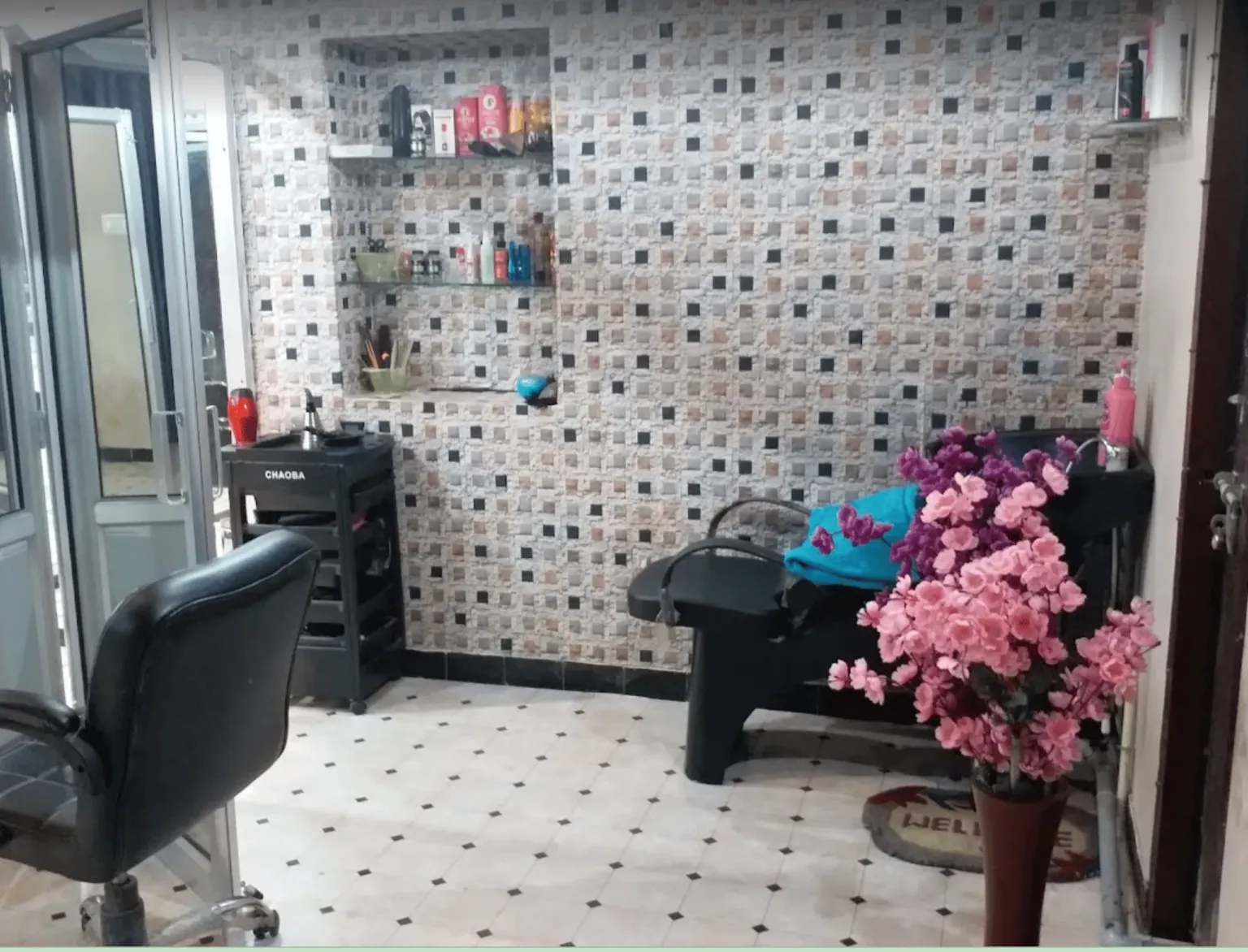 About Us 12 hair wig shop